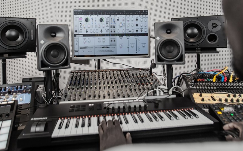 Созданный с нуля Native Instruments MASSIVE X