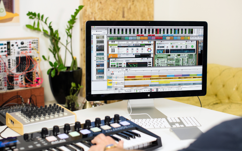 Propellerhead Software Rigs 4 для Reason 10