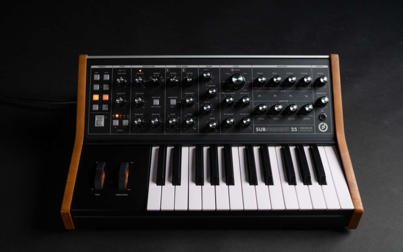 moog subfter 25
